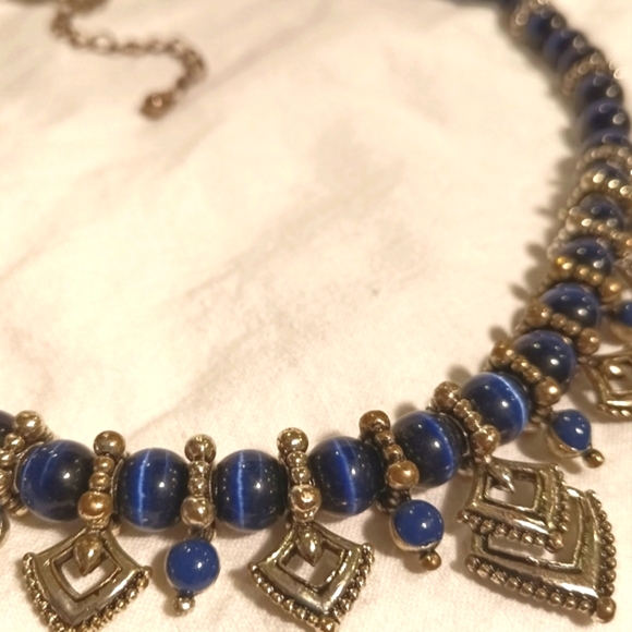 Avon blue cat's eye and silvertone beaded necklace - Picture 1 of 8